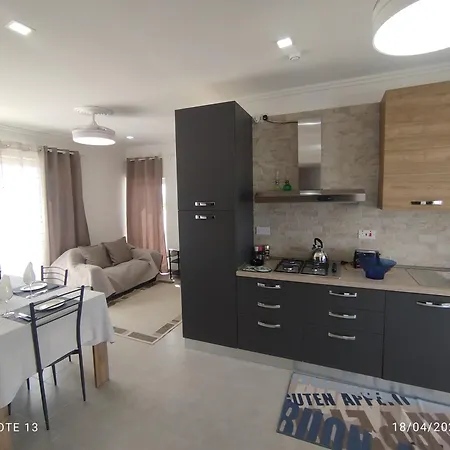 Joanna's Penthouse Apartamento Lija